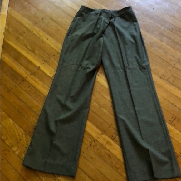 Barely worn Tahari pant suit - Picture 3 of 4